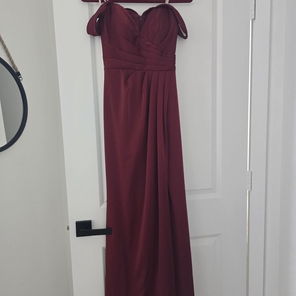 Elegant Burgundy Strapless Evening Gown